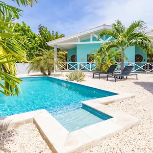 https://paradise-apartments-curacao.comcaribbean.com